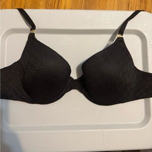 Very Sexy
Icon by Victoria's Secret Push-Up Demi Bra